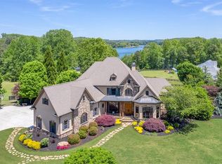 14 Christopher Ln, Dawsonville, GA 30534
