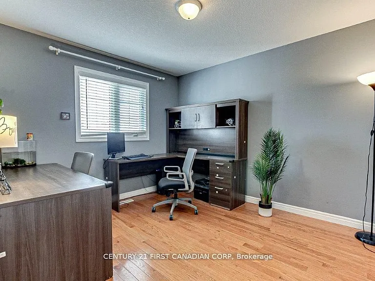 1876 Coronation Dr — Photo 14