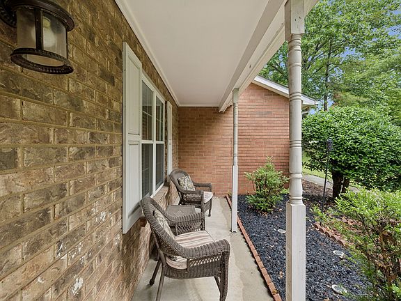 4th image of 430 Walton Ferry Rd APT 1606