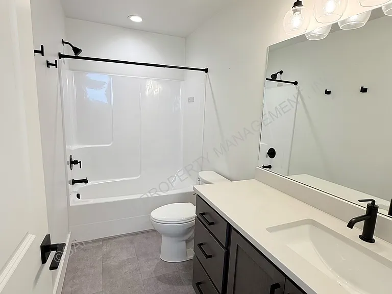 655 Oak Ave — Photo 35