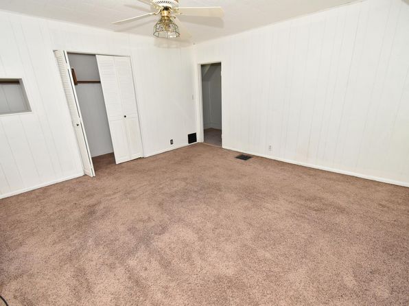 104 E 5th St, Earl Park, IN 47942
