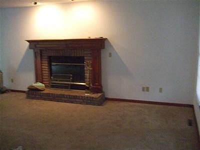 2nd image of 3751 Sandlewood Dr
