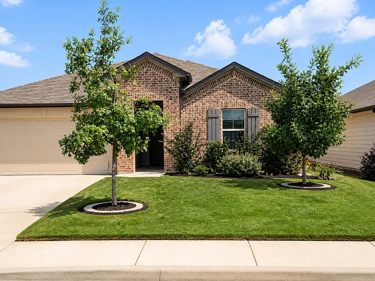 845 Pronghorn Trl — Photo 1
