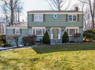 411 Surrey Ln, Fairfield, CT 06824