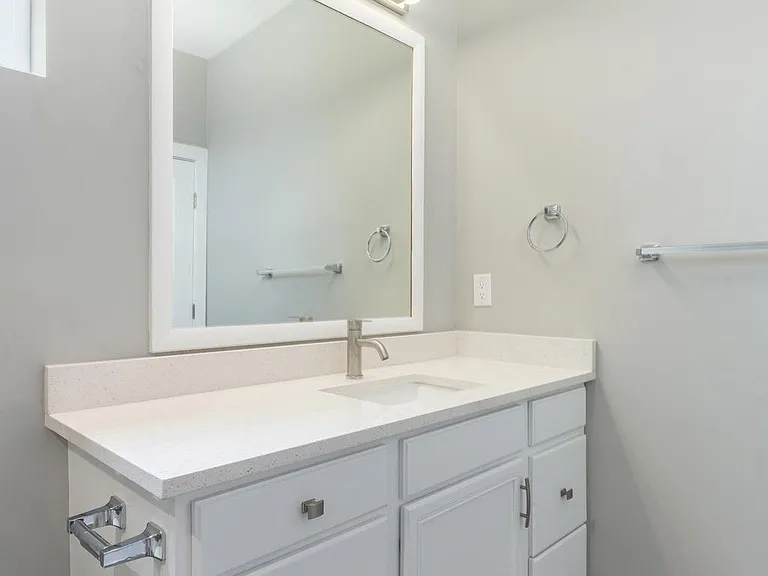 2729 W Glenwood Ave #1 — Photo 13