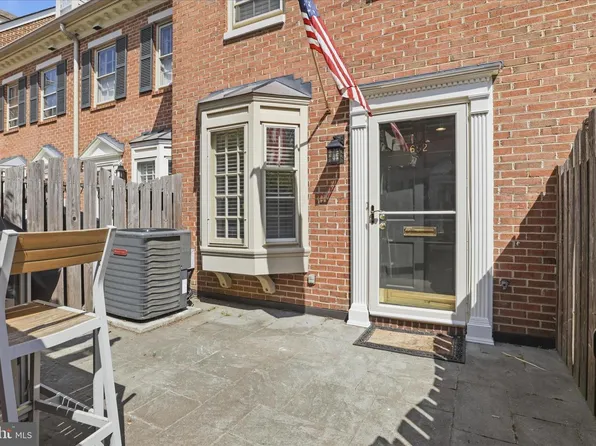 652 S Columbus St, Alexandria, VA 22314