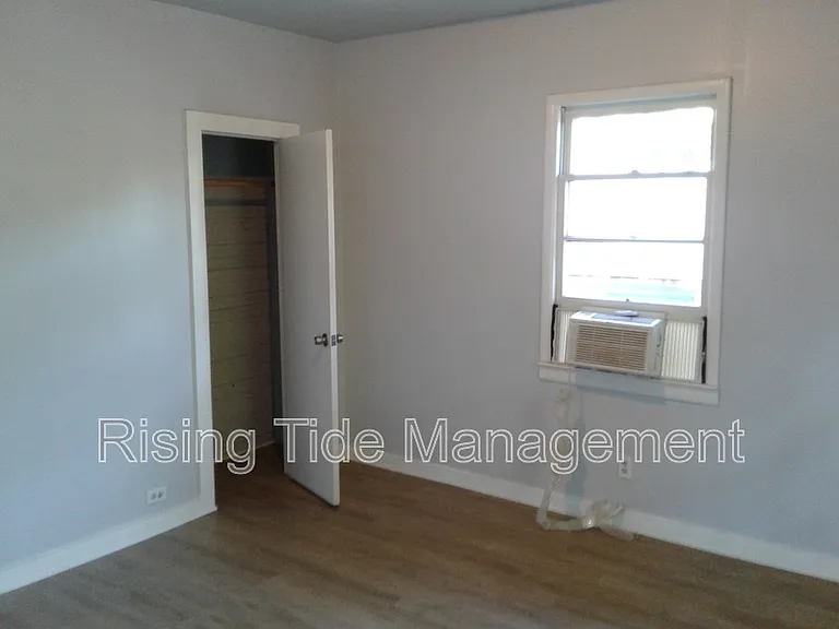 220 58th St — Photo 13