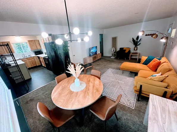 2071 East St APT 1, Redding, CA 96001