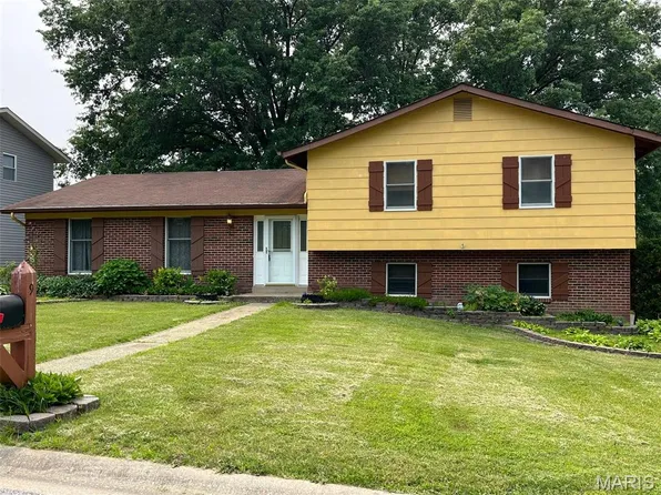 9 Snow Hill Dr, Saint Peters, MO 63376