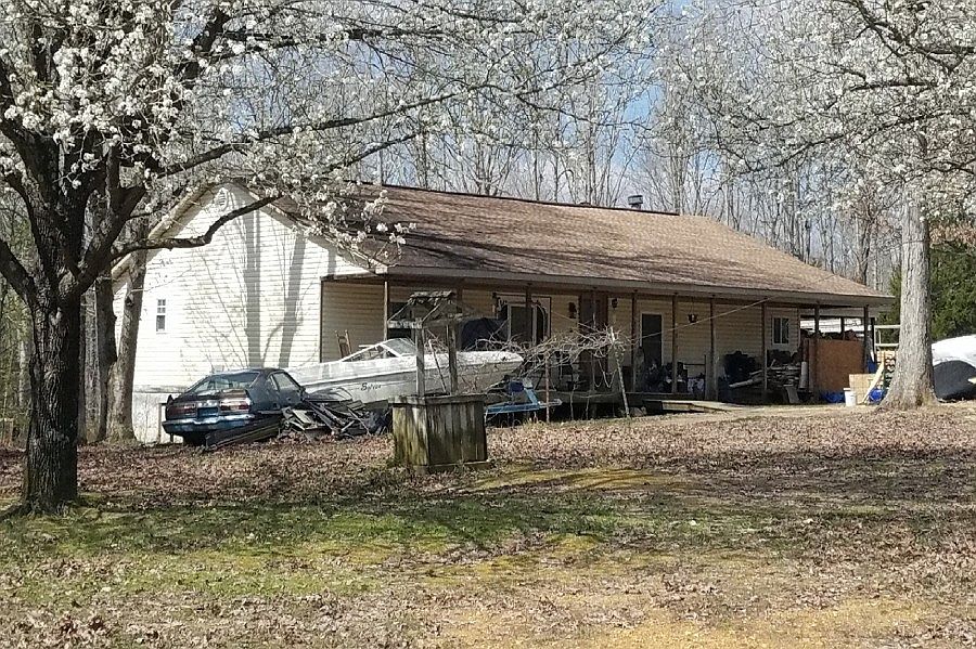 2nd image of 1029 Pack Rd