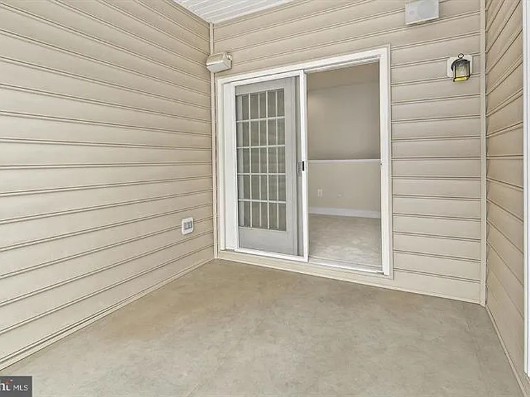 2248 Margraf Cir — Photo 16