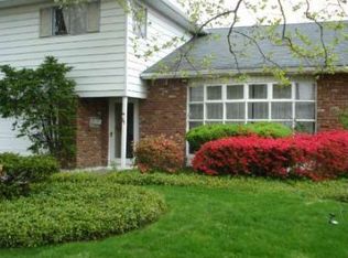 11 Steven Dr, Hewlett, NY 11557