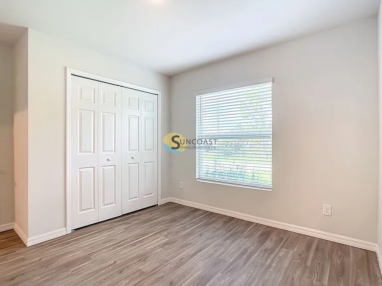 10474 Pendleton Ave — Photo 7