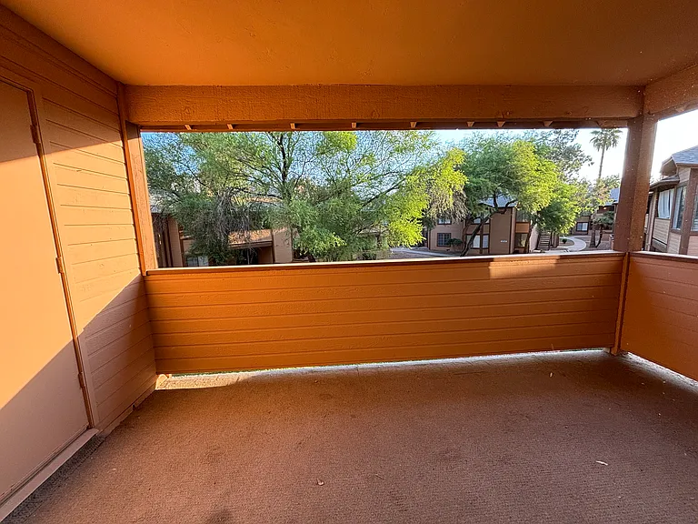 1714 W Park Wood Ln — Photo 11