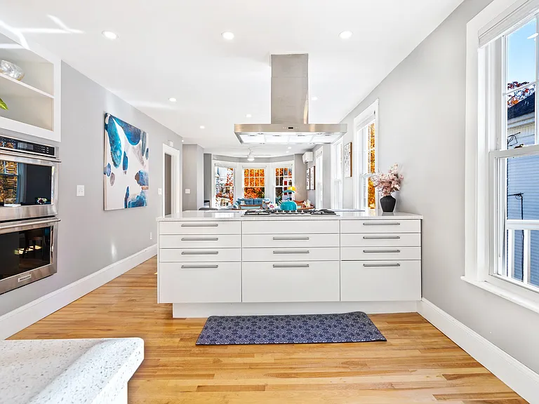 77 William St #2 — Photo 14