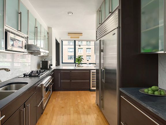 5th image of 330 E 57th St APT 5