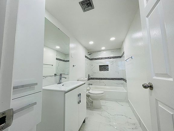 2nd image of 5050 NW 7th St APT 602