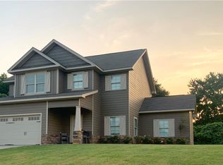 2706 E Point Dr, Opelika, AL 36804