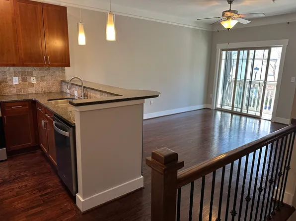 220 Semel Cir NW Unit 120, Atlanta, GA 30309