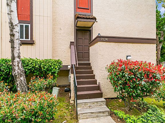 2nd image of 7124 Clarendon St