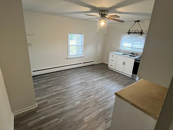 4th image of 602 E Maple St