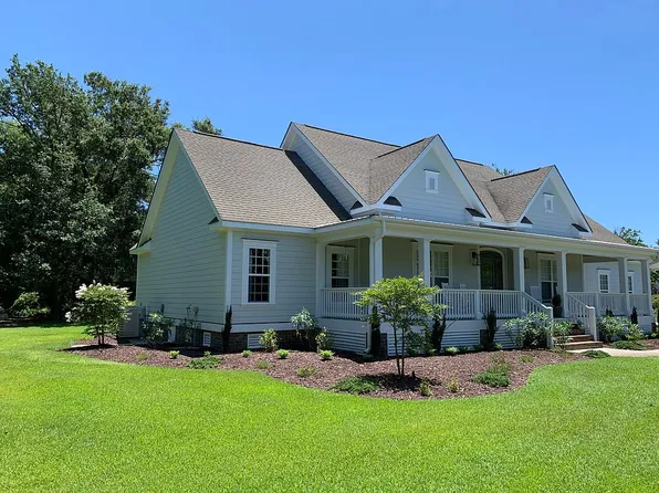 203 W Promenade Ln, Hampstead, NC 28443