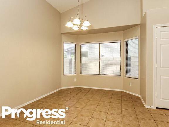 5th image of 3229 S 81st Dr