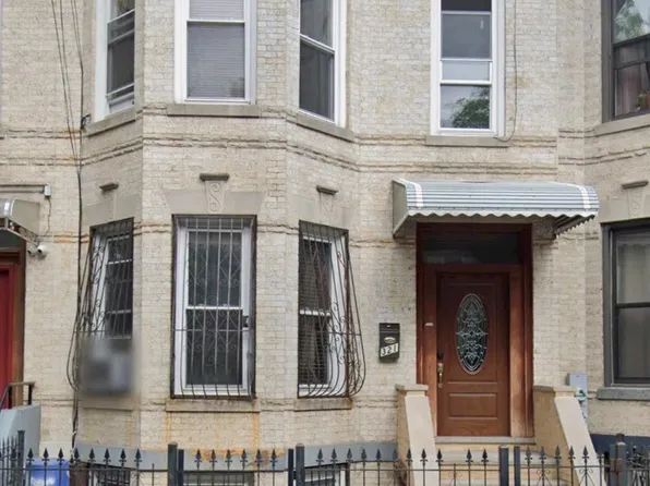 321 CORNELIA Street, Brooklyn, NY 11237