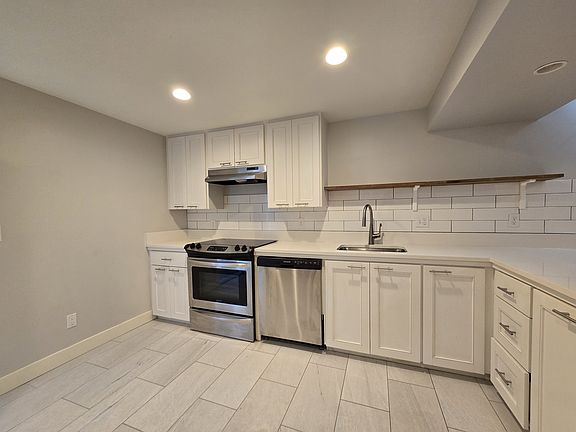 4th image of 6623 N Vancouver Ave #5