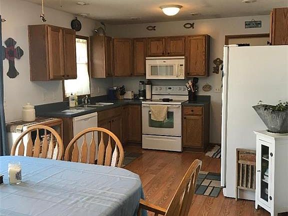 3rd image of 113 Skyline Dr