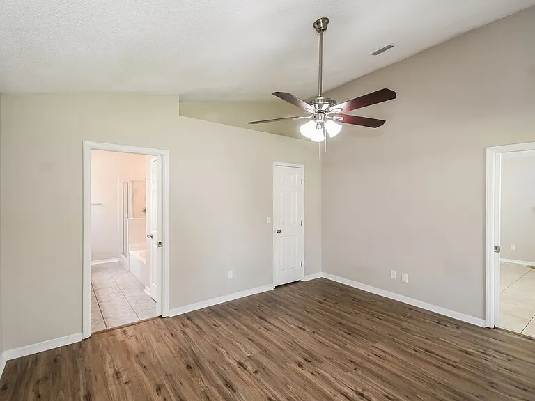 2852 Lantana Lakes Dr E — Photo 10