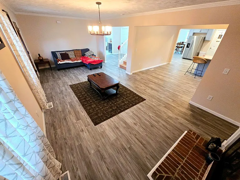 220 Teague Trl — Photo 8