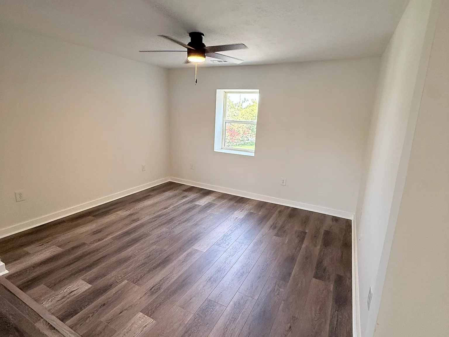 2 bed, 869 sqft, $1,450 — Photo 4