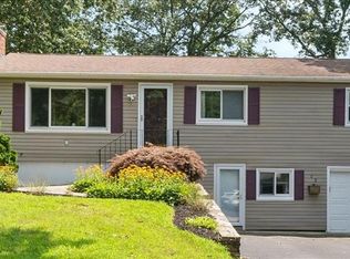 43 Evergreen Rd, North Kingstown, RI 02852