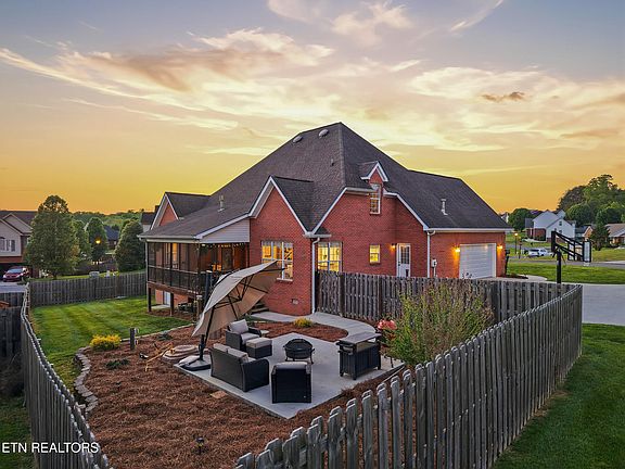 4th image of 121 Ivy Mill Ct