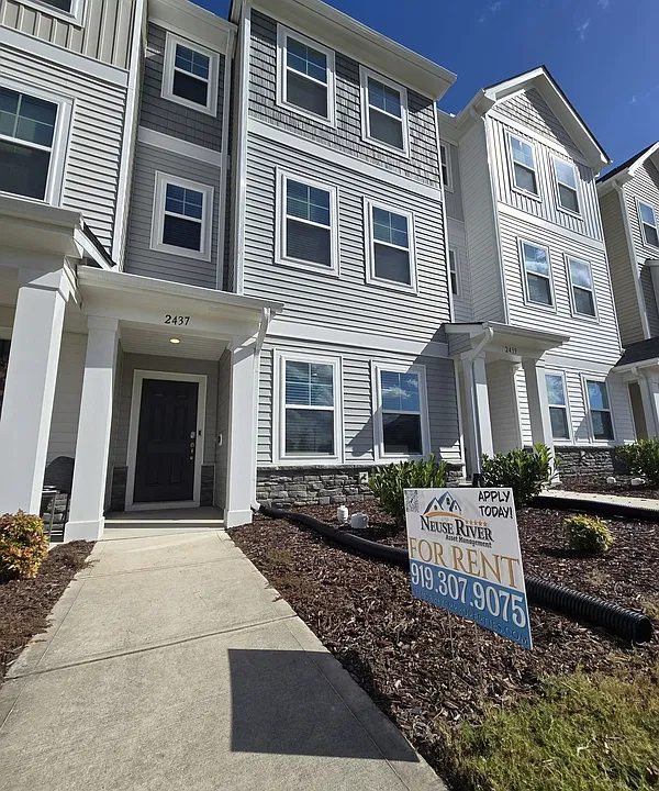 2437 Kasota Ln