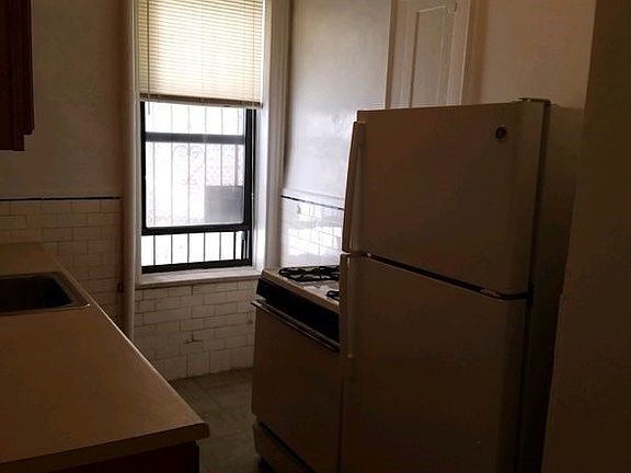 3rd image of 2819 33rd St APT 1A