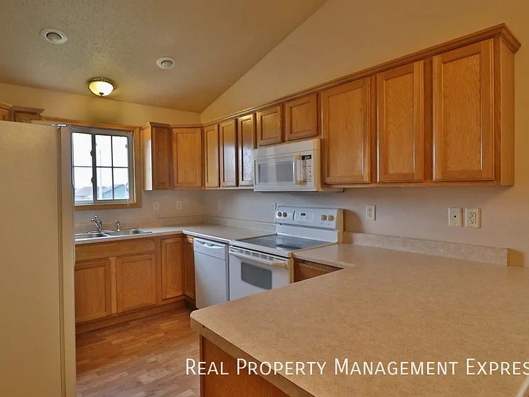 1111 S Dundee Dr — Photo 3