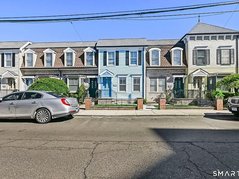 17 Dolsen Pl — Photo 2