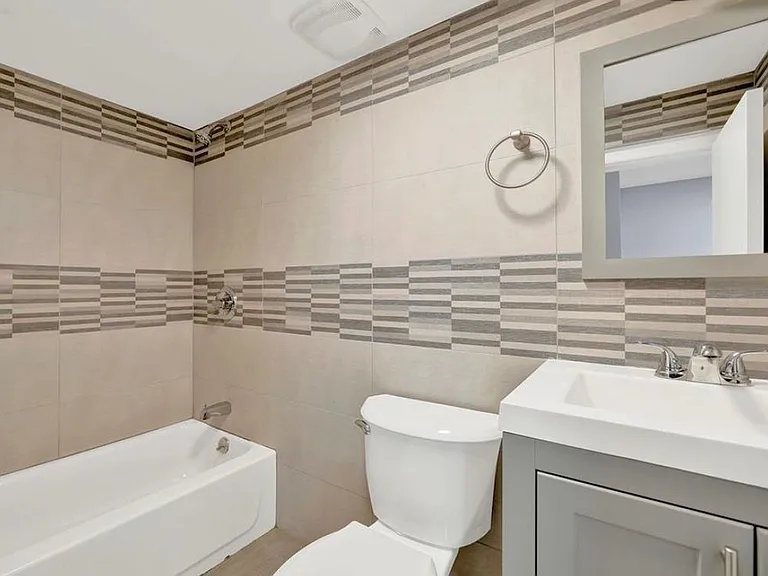 182 Richmond St #2 — Photo 6