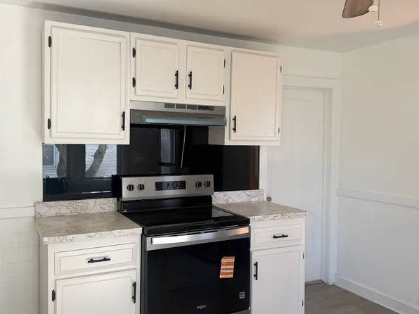 77 Clifton St, Wallingford, CT 06492