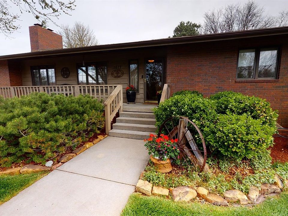 1st image of 1617 E Crestway Dr