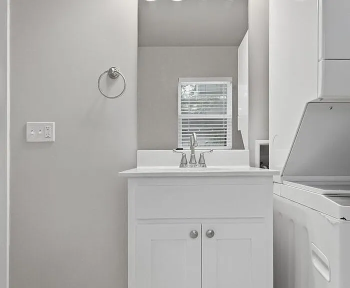 2516 E 6th St #2 — Photo 13