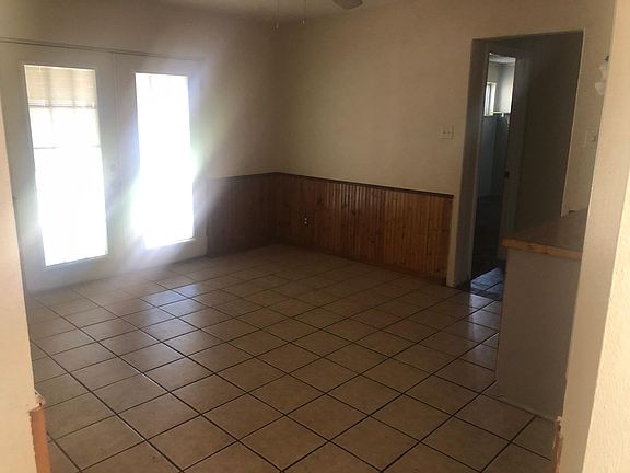 5th image of 613 W Rebecca Ave #613