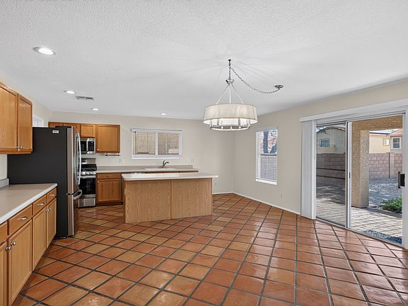 3rd image of 10360 E Malta St