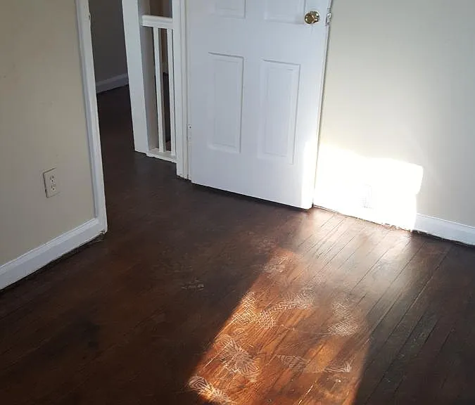 34 Dupont Pl — Photo 7