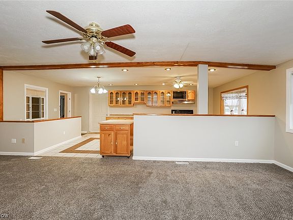 4th image of 121 Kent Dr