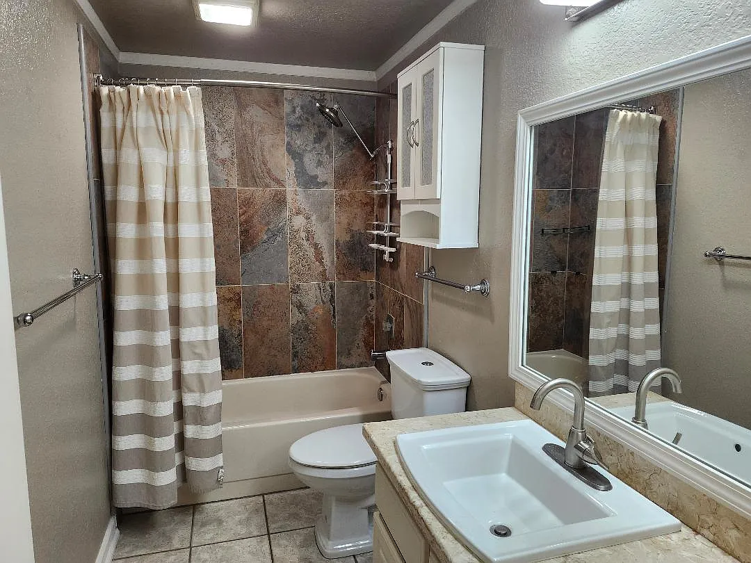 2 bed, 1113 sqft, $2,500 — Photo 3
