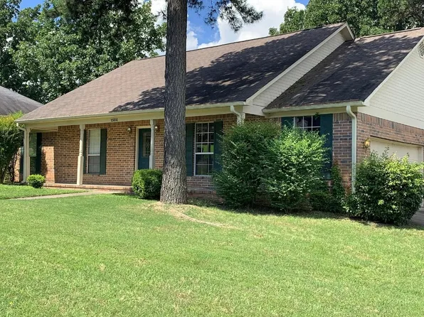 1504 Edward Ln, Russellville, AR 72802