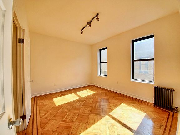 4th image of 267 Lincoln Pl #D7